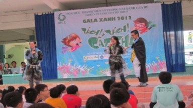  Cùng Gala xanh “Tách! Tách! Cất chai” hô biến chai nhựa!