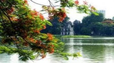 Miền Bắc nắng trở lại, khu vực biển Đông cần đề phòng lốc xoáy