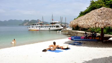 Hoang sơ đảo Soi Sim