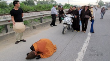  Nhà sư “nhất bộ nhất bái” đã đến Hà Nam