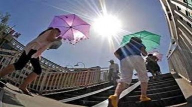  Miền Bắc oi bức, miền Nam có mưa rào vài nơi