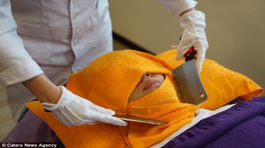  Kiểu massage bằng... dao phay