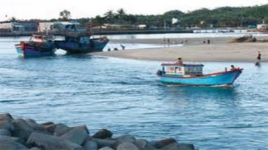  Quảng Ngãi: Đảm bảo an toàn cho ngư dân mùa mưa bão