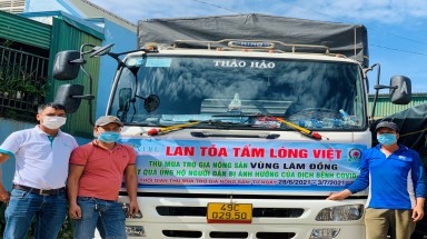  Những tấm lòng vàng trong mùa dịch