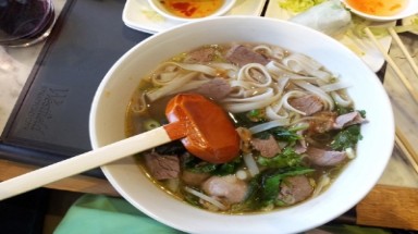     Phở Việt, bếp Tây ở London