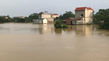  Đê tả Bùi bị đe dọa nghiêm trọng, Hà Nội chuẩn bị tình huống di dời dân