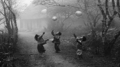"Em bé H’Mông" đoạt giải ảnh đẹp trên báo nước ngoài