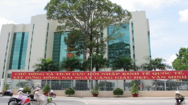  Nhà thơ gặp rắc rối vì... thơ