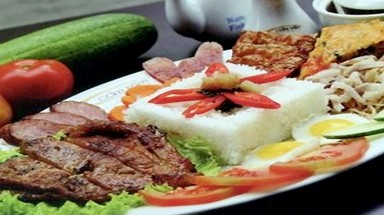  Gỏi cuốn, cơm tấm Sài Gòn đoạt kỷ lục châu Á