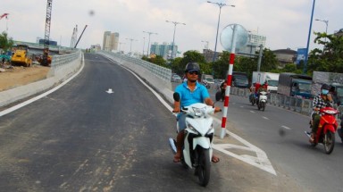   Thông xe cầu Nguyễn Tri Phương về quận 1