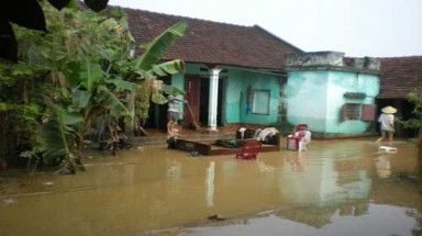Mưa lũ làm 6 người thiệt mạng, trên 2.100 căn nhà bị hư 