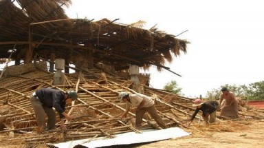 Hậu Giang: Lốc xoáy làm 58 căn nhà sập, tốc mái