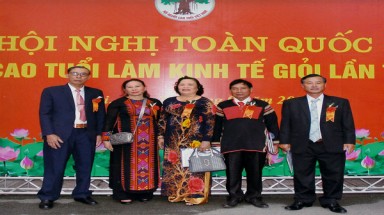  Phó chủ tịch Hội BVTN&MT tỉnh Đắk Lắk được tôn vinh tại hội nghị toàn quốc người cao tuổi làm kinh tế giỏi