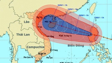 Bão Nesat mạnh cấp 13 vào biển Đông