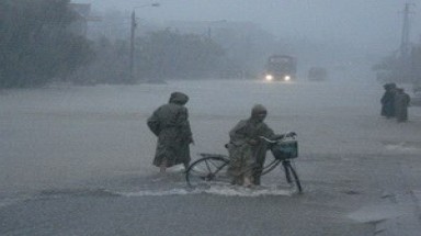 Dù đã hoàn lưu, nhưng bão số 4 vẫn gây mưa lớn ở bắc Trung Bộ