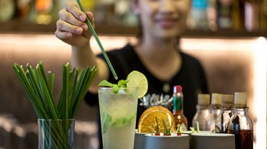  Bảo vệ môi trường: Bang California, Mỹ giới hạn ống hút bằng nhựa trong các nhà hàng 