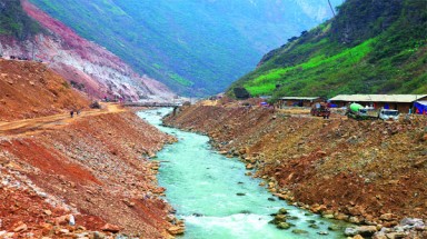   Đắk Lắk: Thủy điện nhỏ lấy hết nước sinh hoạt của dân 