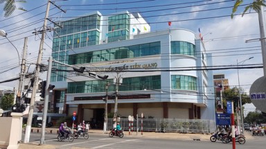  Nói thẳng: Hối lộ chứ tài trợ gì!