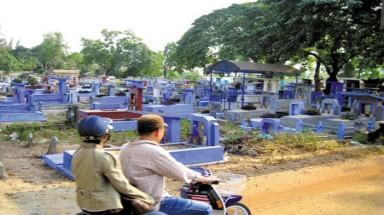  Dời mộ tại nghĩa trang Bình Hưng Hòa, đăng ký ở đâu?