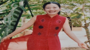 Bệnh lạ khiến gái đẹp biến thành bà già