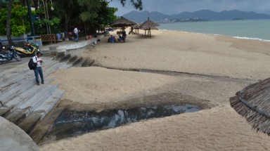 Khánh Hòa: Cống thoát nước trào ngược gây thối