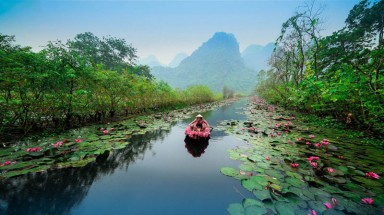 Vẻ thơ mộng của dòng suối đẹp hàng đầu vịnh Bắc Bộ