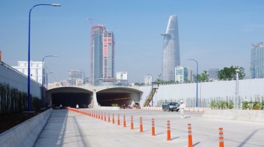  Khẩn trương khắc phục vết thấm hầm dẫn Thủ Thiêm