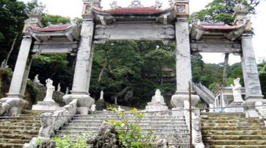  Đền Mẫu, chùa Vàng ở Tam Đảo