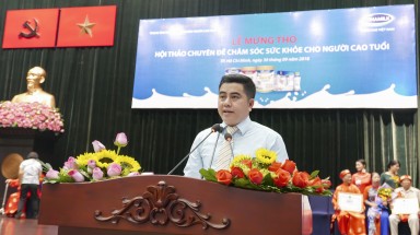  Vinamilk đồng hành tổ chức lễ mừng thọ và chăm sóc sức khỏe cho gần 1.000 người cao tuổi
