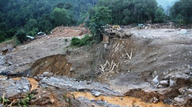  Thứ trưởng Bộ NN-PTNT: "Chưa bao giờ 20 ngày miền Trung chịu 4 cơn bão"