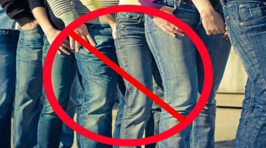  TP HCM sẽ cấm công chức mặc quần jeans, áo thun trong giờ làm