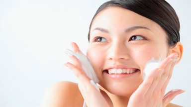  Làm đẹp với sữa rửa mặt tự nhiên