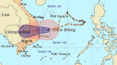  Bão số 7 cách bờ biển Quảng Ngãi - Phú Yên 180km