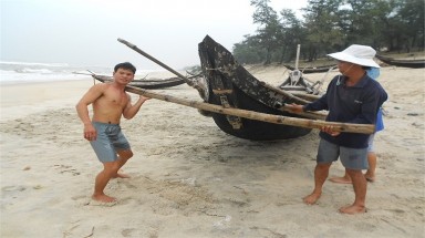  Tin bão khẩn cấp (Cơn bão số 8): Bão chỉ còn cách Nam Định - Nghệ An hơn 100km