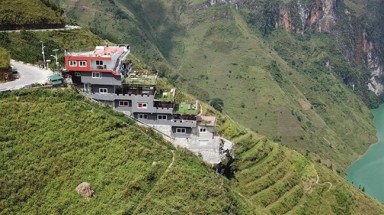  "Bê tông hóa" cao nguyên đá