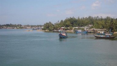  Không cho nhà máy giấy Tân Mai thải nước ra sông Trà Bồng