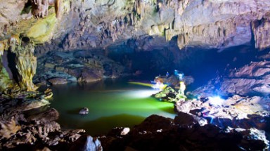  Phát hiện hồ nước “treo” trong động Phong Nha