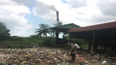  Hãi hùng những lò đốt rác phun chất độc gây ung thư ở Sóc Trăng