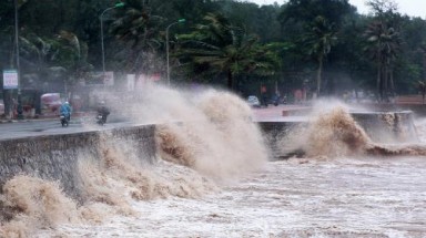  Các tỉnh, thành phố ven biển từ Quảng Ninh đến Cà Mau chủ động ứng phó với gió mạnh, sóng lớn trên biển 