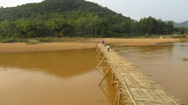   Nghệ An: Không dám tin đây là một cây cầu!
