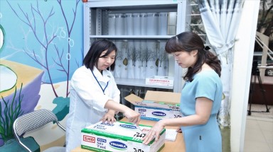  Nỗ lực âm thầm của thầy cô vì niềm vui uống sữa của học sinh