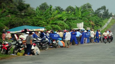  Hậu Giang: Dân cản công trình, đòi bồi thường thiệt hại 