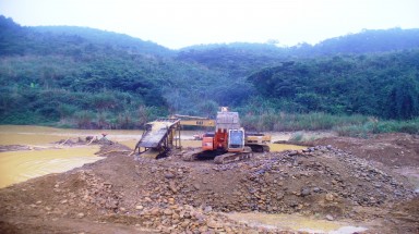 “Vàng tặc” đại náo thượng nguồn sông Bến Hải