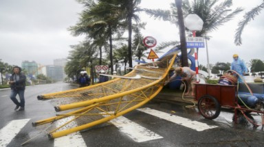 Chủ tịch Đà Nẵng kêu gọi người dân khắc phục hậu quả bão để đón APEC