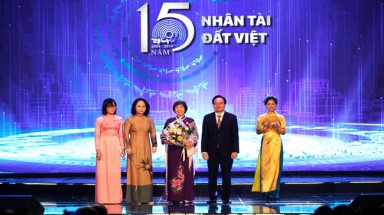  GS.TS Đặng Thị Kim Chi, Phó Chủ tịch Hội BVTN&MT Việt Nam được vinh danh Nhân tài Đất Việt 2019