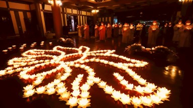 Lễ tưởng niệm đồng bào tử vong, cán bộ, chiến sĩ hi sinh trong đại dịch Covid-19 vào tối 19-11