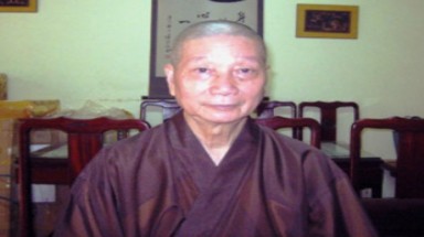 Nên cứu đời chứ đừng... tránh đời