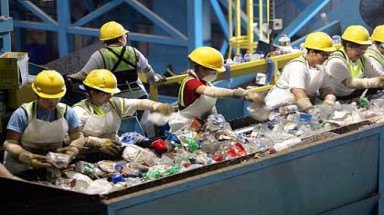  Không để tái chế rác tràn lan 