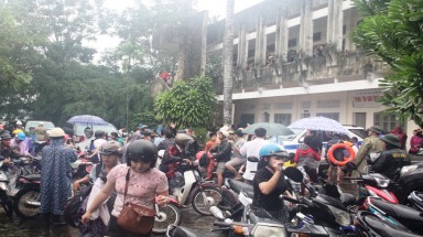 Xác định người tung tin bịa đặt "vỡ đập"