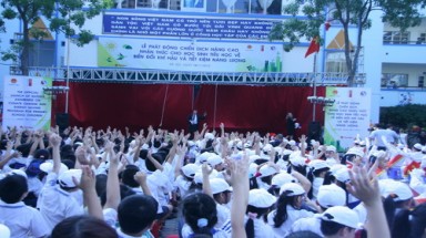 Biểu diễn rối giáo dục học sinh về biến đổi khí hậu